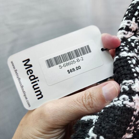 Urban Daizy Black and White Plaid Button Close Shacket Size Medium - Picture 10 of 13